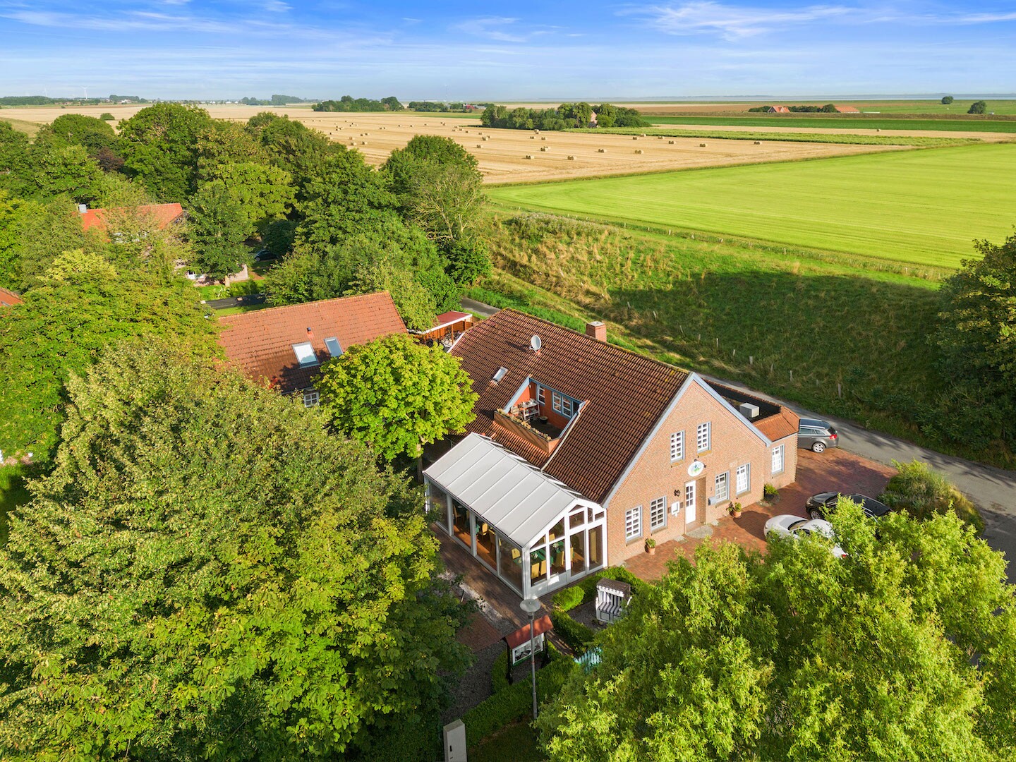 Boutique Hotel Pension Deichinsel Wangerland Friesland Flugansicht 1